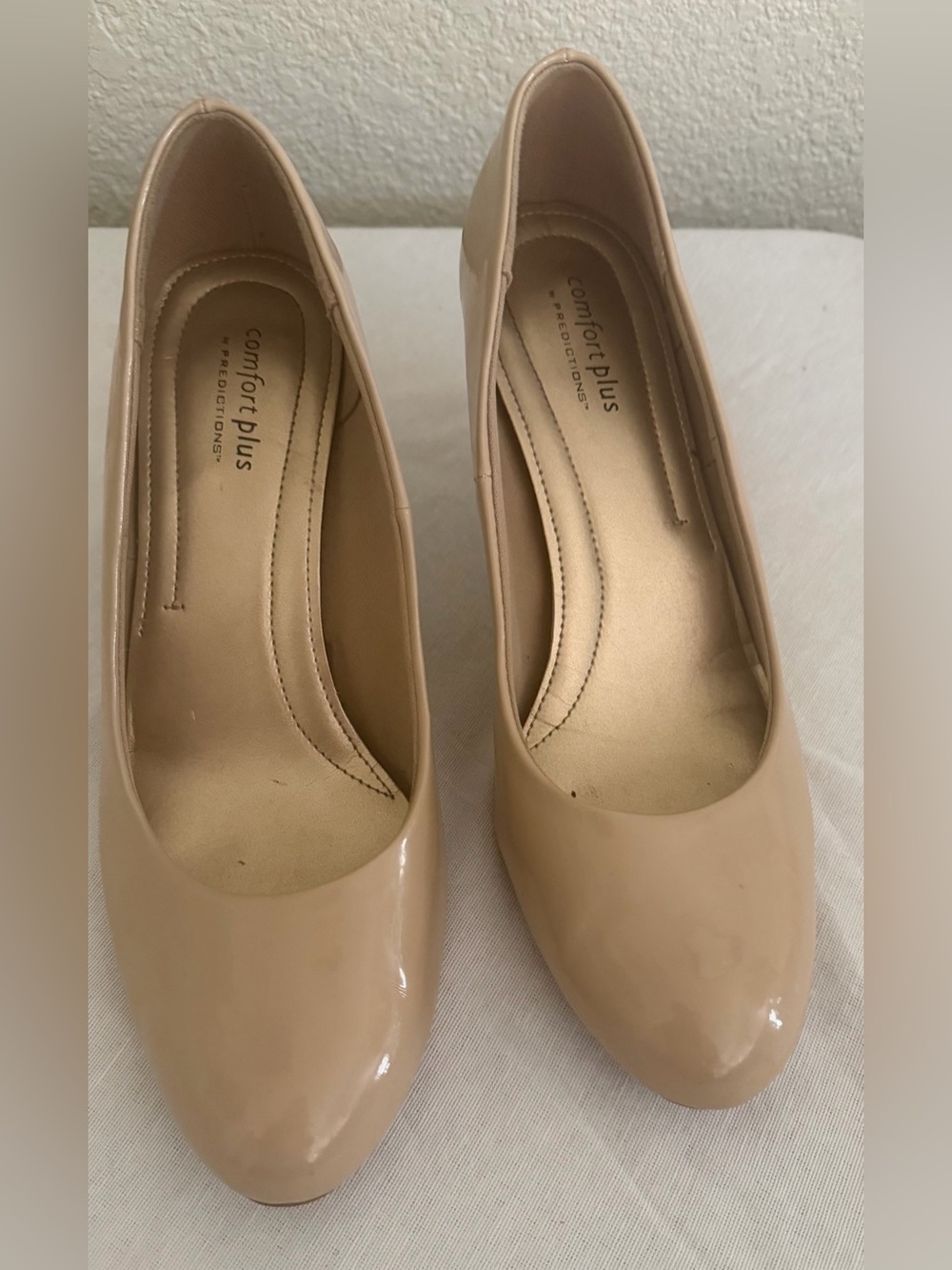 Comfort Plus by Predictions Nude Patent Round-Toe Heels Women's 9.5 Wide